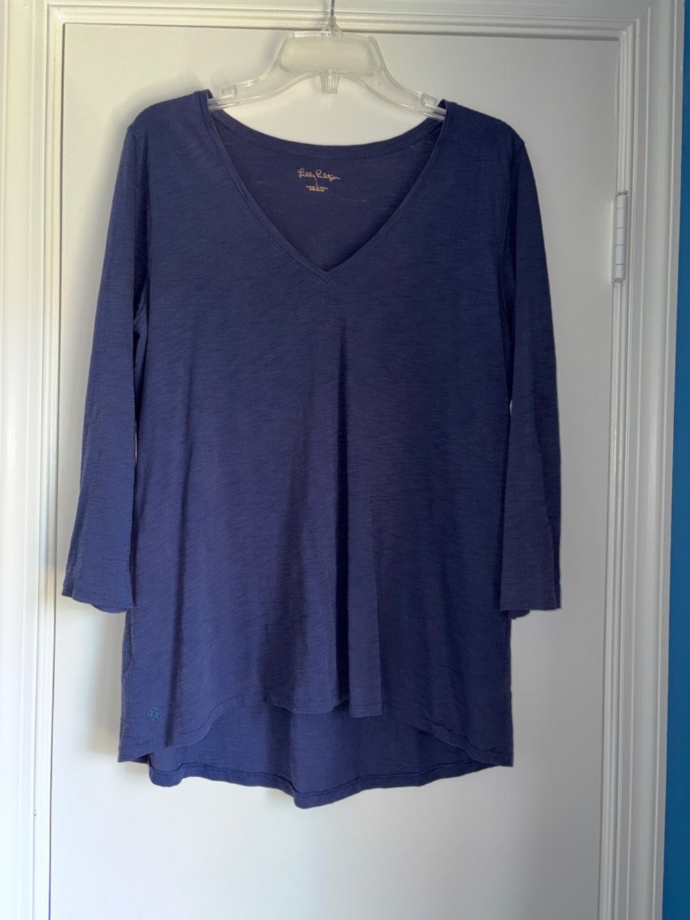 Lilly Pulitzer Navy V-Neck 3/4 Sleeve Tee